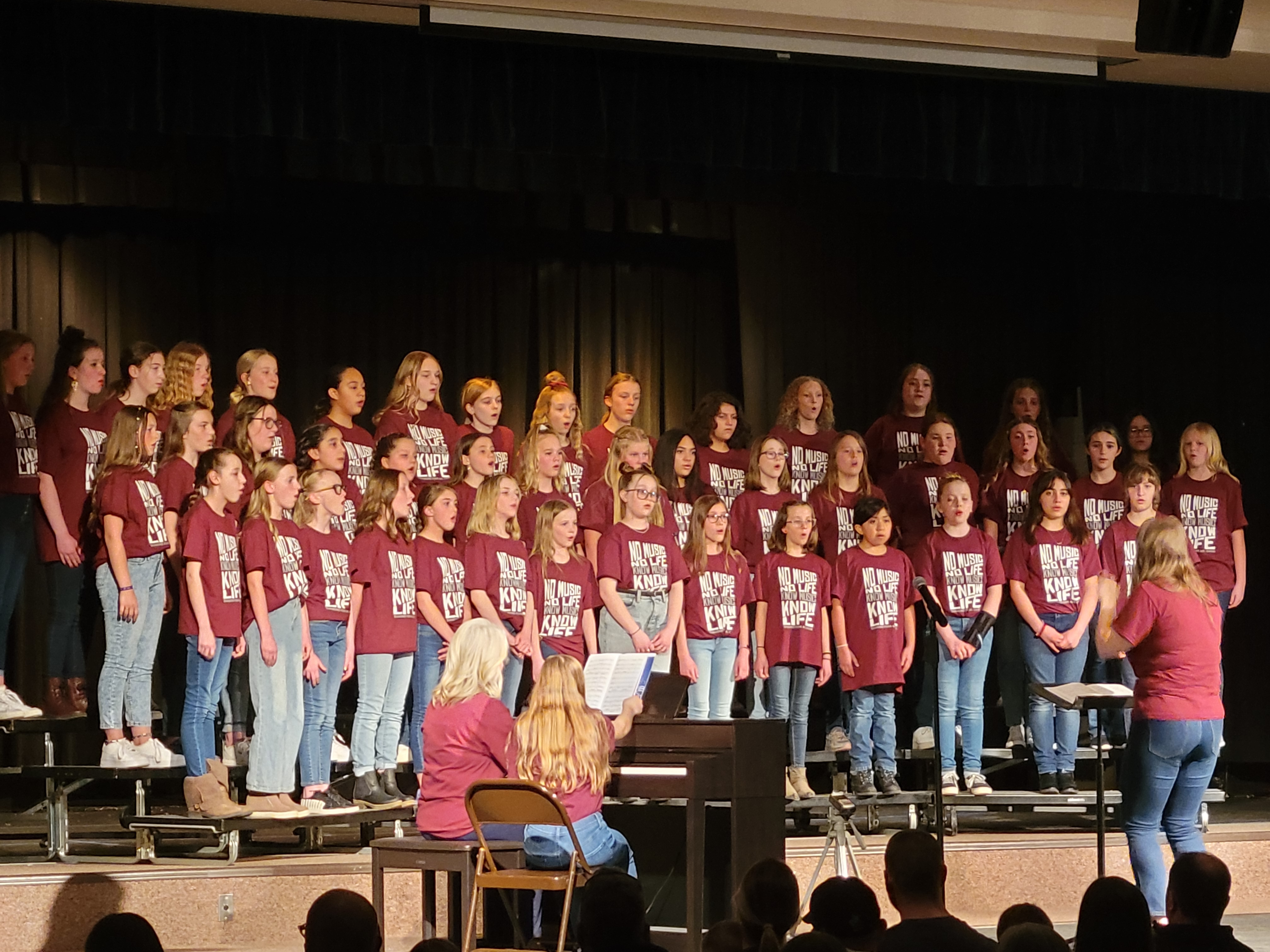 DFMS students performing at the choir concert