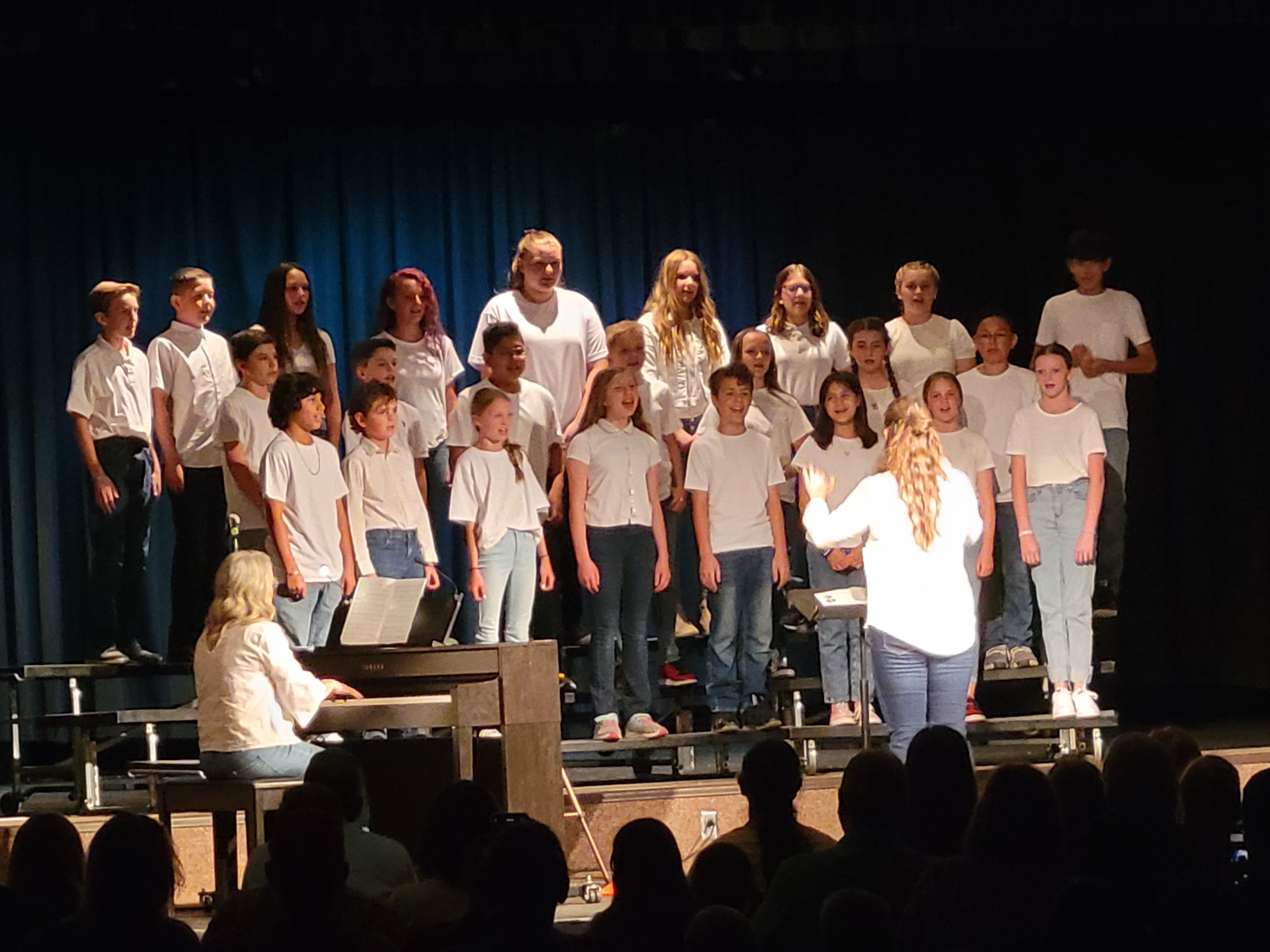 Students perform at the choir concert